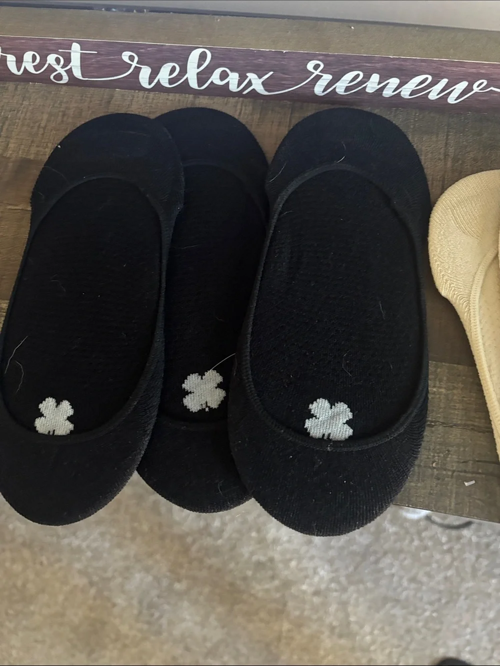 Lucky Brand No-Show Liner Socks — Black and Beige (2 Pairs)